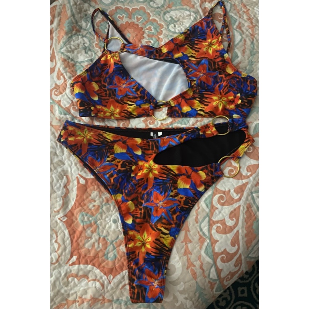 Pretty little thing bikini. New size usa 12.
